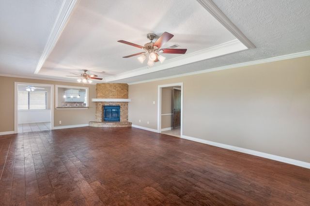 10070 Woodcreek Circle, Willis, TX 77318