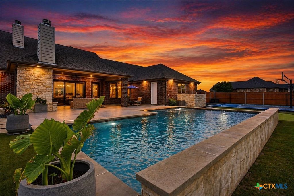 11072 La Paloma Loop, Salado, TX 76571