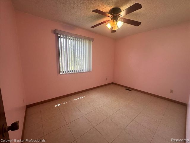 5398 Linger Lane, Lapeer, MI 48446