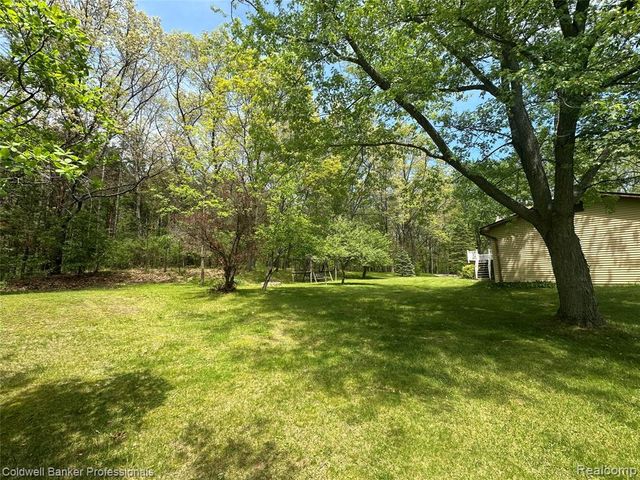5398 Linger Lane, Lapeer, MI 48446