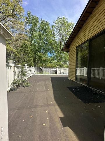 5398 Linger Lane, Lapeer, MI 48446