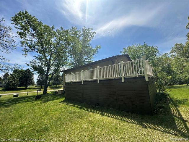 5398 Linger Lane, Lapeer, MI 48446