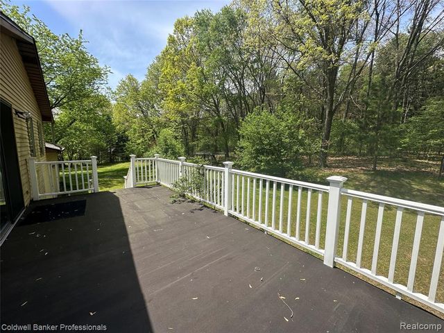 5398 Linger Lane, Lapeer, MI 48446