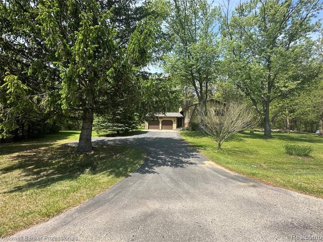 5398 Linger Lane, Lapeer, MI 48446