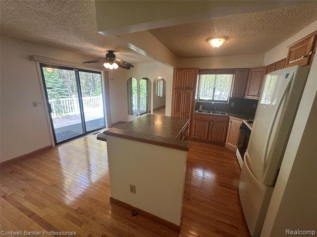 5398 Linger Lane, Lapeer, MI 48446