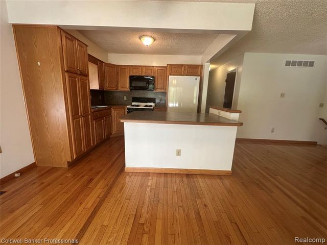 5398 Linger Lane, Lapeer, MI 48446