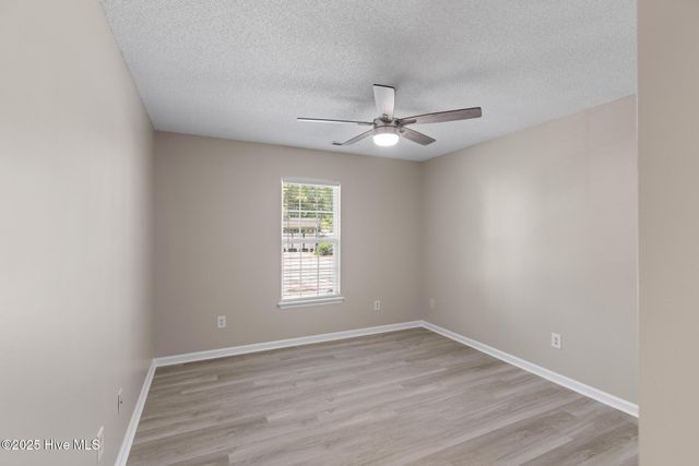 407 Meadowbrook Lane, Jacksonville, NC 28546