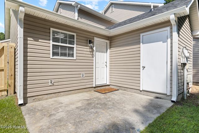 407 Meadowbrook Lane, Jacksonville, NC 28546