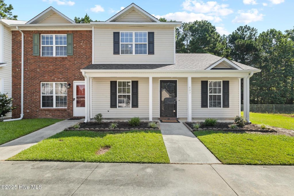 407 Meadowbrook Lane, Jacksonville, NC 28546