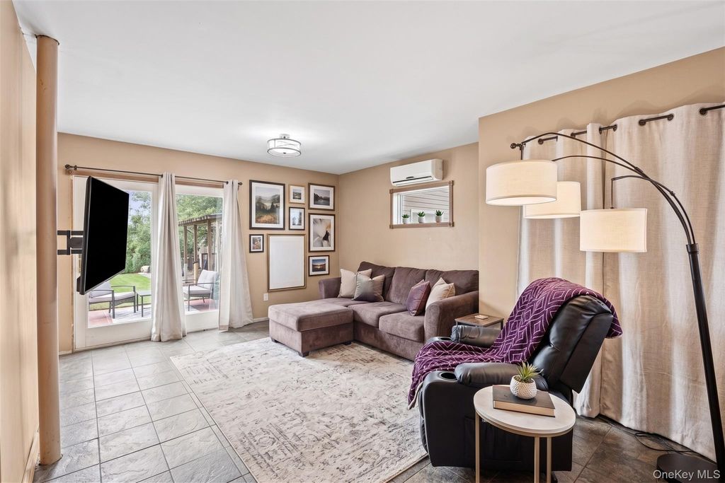 547 Sunnybrook Drive, Oceanside, NY 11572 — photo 4