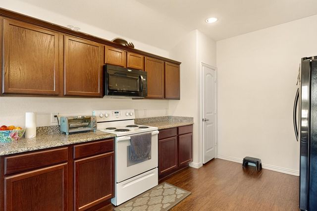 9144 Saint Barts Road, Fort Worth, TX 76123