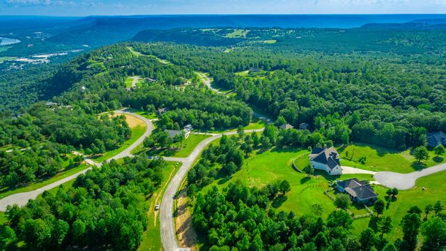 1899 River Bluffs Drive, Jasper, TN 37347