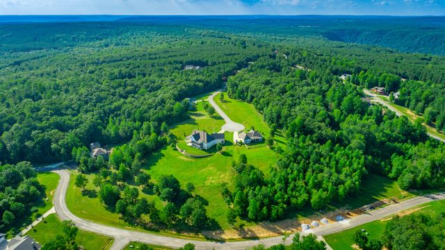 1899 River Bluffs Drive, Jasper, TN 37347