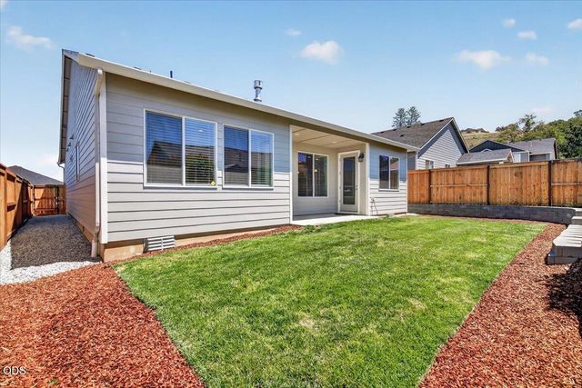 106 Valemont Drive, Eagle Point, OR 97524