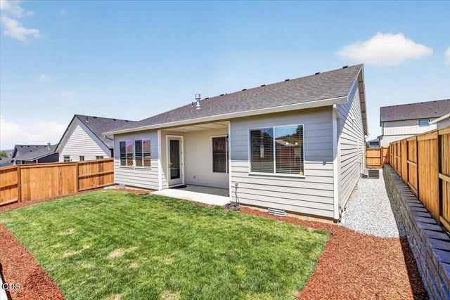 106 Valemont Drive, Eagle Point, OR 97524