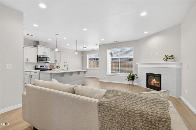 106 Valemont Drive, Eagle Point, OR 97524