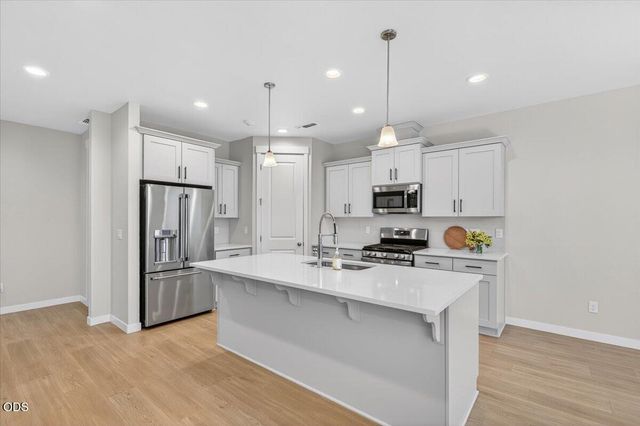106 Valemont Drive, Eagle Point, OR 97524