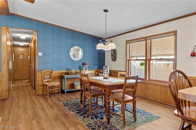 22 Lees Lane, Olmsted Twp, OH 44138