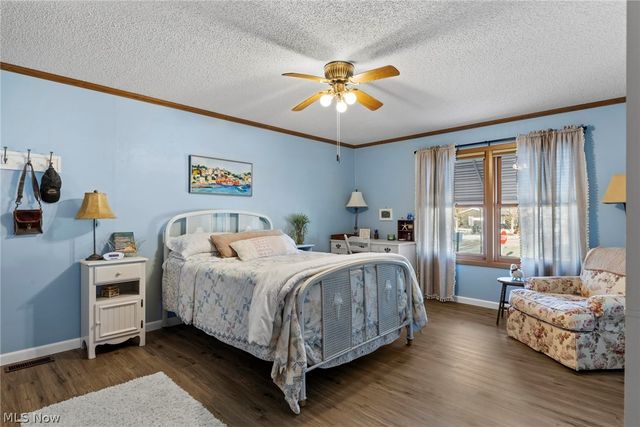 22 Lees Lane, Olmsted Twp, OH 44138