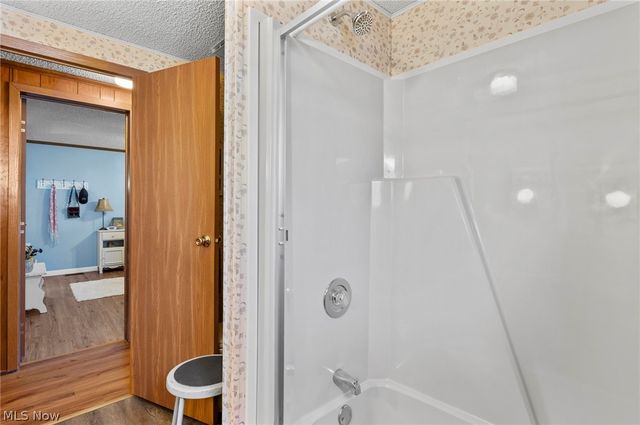 22 Lees Lane, Olmsted Twp, OH 44138