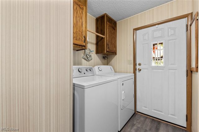 22 Lees Lane, Olmsted Twp, OH 44138