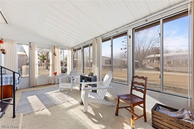 22 Lees Lane, Olmsted Twp, OH 44138