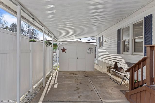 22 Lees Lane, Olmsted Twp, OH 44138