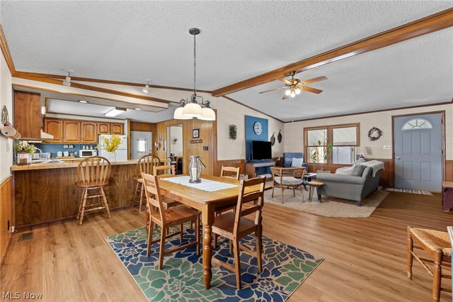 22 Lees Lane, Olmsted Twp, OH 44138