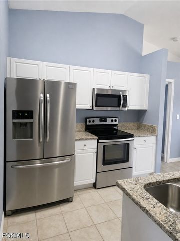 925 SW 31st ST, Cape Coral, FL 33914