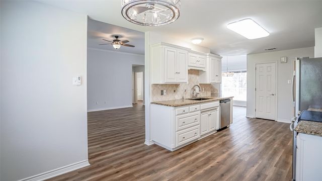 10519 Ravenswood Road, Granbury, TX 76049