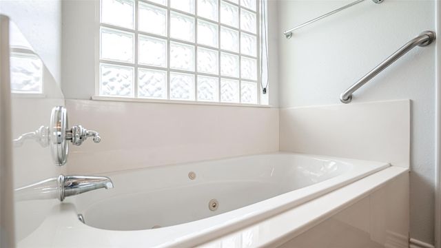 10519 Ravenswood Road, Granbury, TX 76049