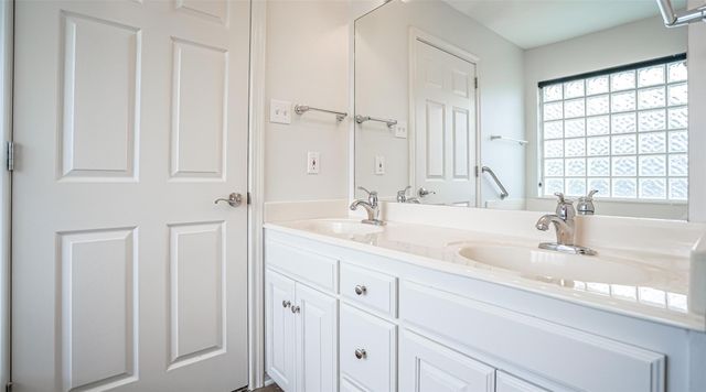 10519 Ravenswood Road, Granbury, TX 76049