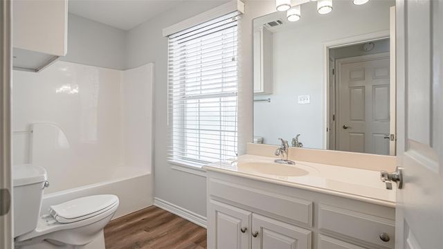 10519 Ravenswood Road, Granbury, TX 76049