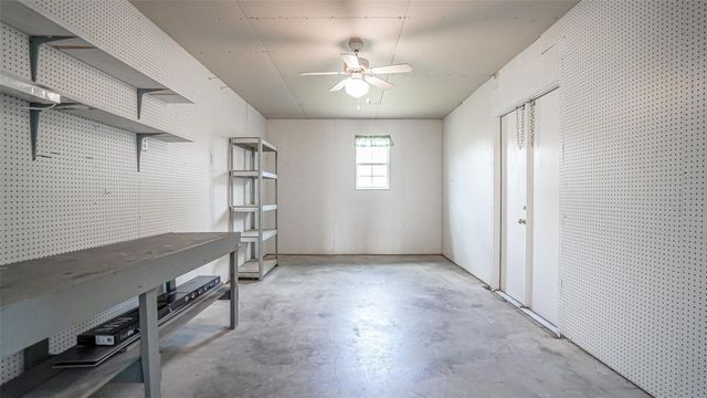 10519 Ravenswood Road, Granbury, TX 76049