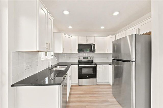 1624 S 11TH Street, Council Bluffs, IA 51501