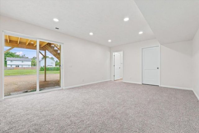 1624 S 11TH Street, Council Bluffs, IA 51501