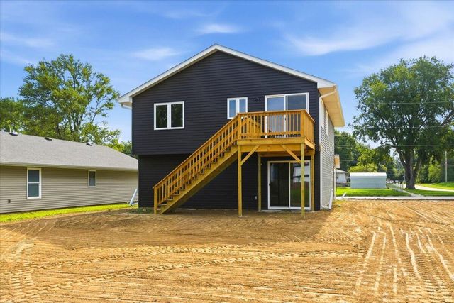 1624 S 11TH Street, Council Bluffs, IA 51501