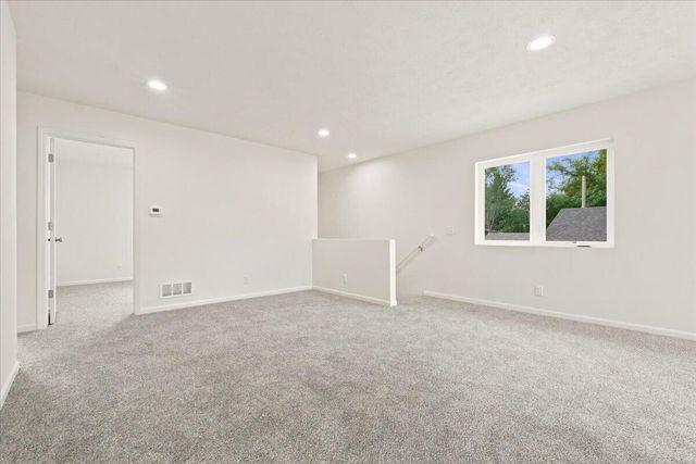 1624 S 11TH Street, Council Bluffs, IA 51501