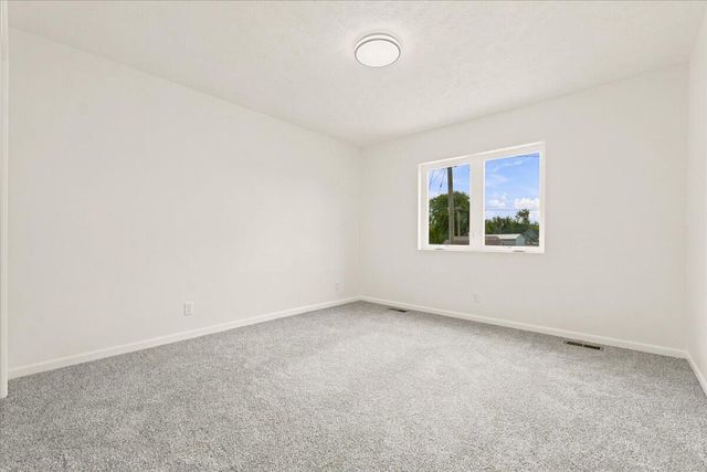 1624 S 11TH Street, Council Bluffs, IA 51501