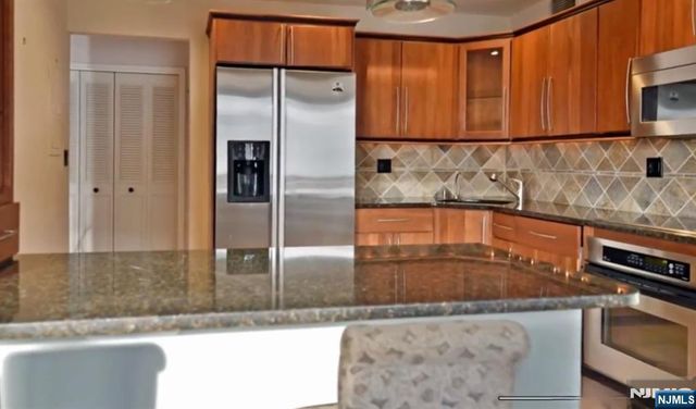 326 Prospect PHJ, Hackensack, NJ 07601