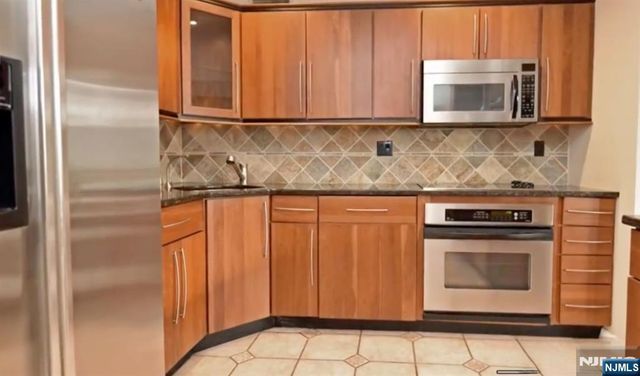 326 Prospect PHJ, Hackensack, NJ 07601