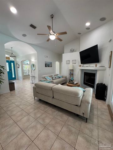 1757 Brooke Beach Dr, Navarre, FL 32566