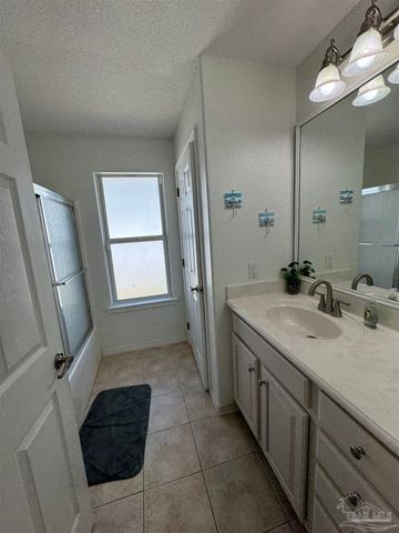 1757 Brooke Beach Dr, Navarre, FL 32566