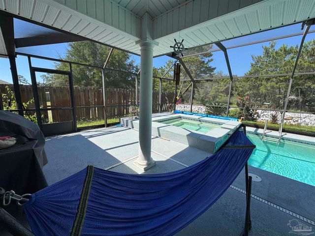 1757 Brooke Beach Dr, Navarre, FL 32566