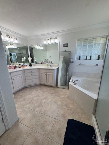 1757 Brooke Beach Dr, Navarre, FL 32566