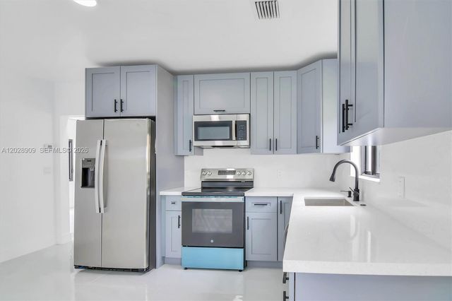 85 SW 30th Avenue, Miami, FL 33135