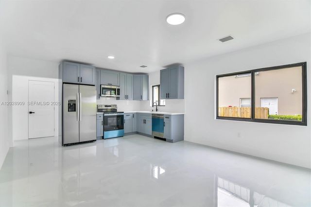 85 SW 30th Avenue, Miami, FL 33135