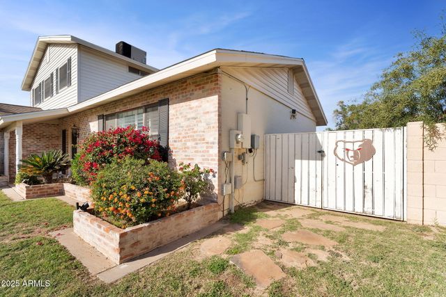 2542 W NOPAL Avenue, Mesa, AZ 85202