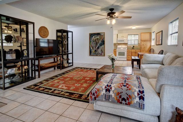121 Pony Grass LN, Bastrop, TX 78602