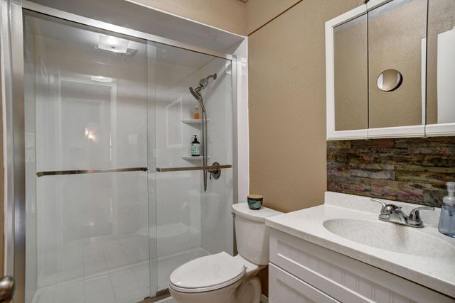 121 Pony Grass LN, Bastrop, TX 78602